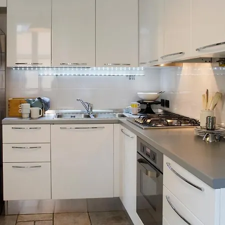 Apartman Charming & Modern Flat By Solutions *