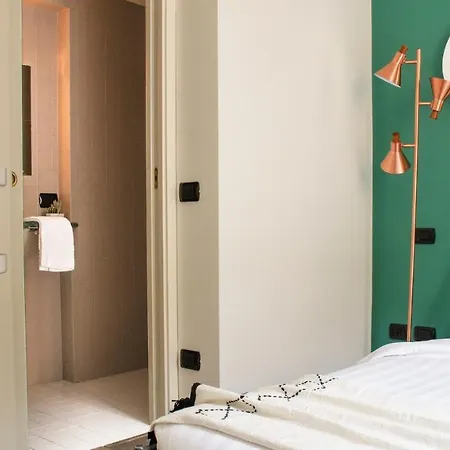 Charming & Modern Flat By Solutions 코모